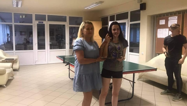 spontaniczny, międzynarodowy turniej tenisa stołowego